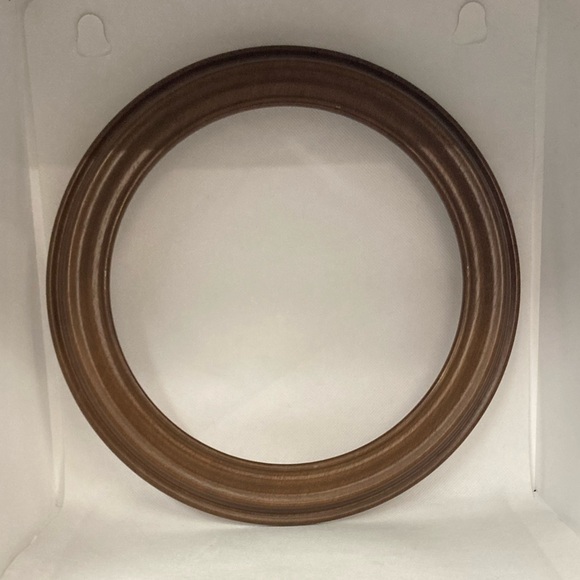 BRADFORD EXCHANGE WOOD COLLECTORS 8 1/2” PLATE FRAME - Picture 2 of 5